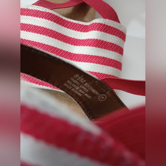A2 by Aerosoles Red and White Striped Sandals Size 8.5 - Picture 6 of 9